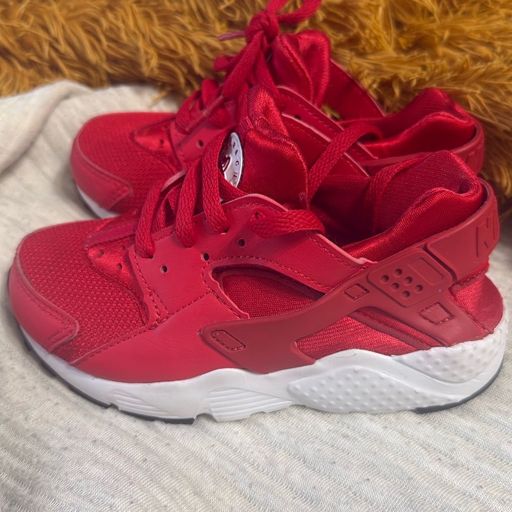 NIKE Huarache SIZE 11c